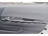ダークプライムS専用のカーボン調インテリア♪隅々まで特別感のある仕上がりが印象的♪