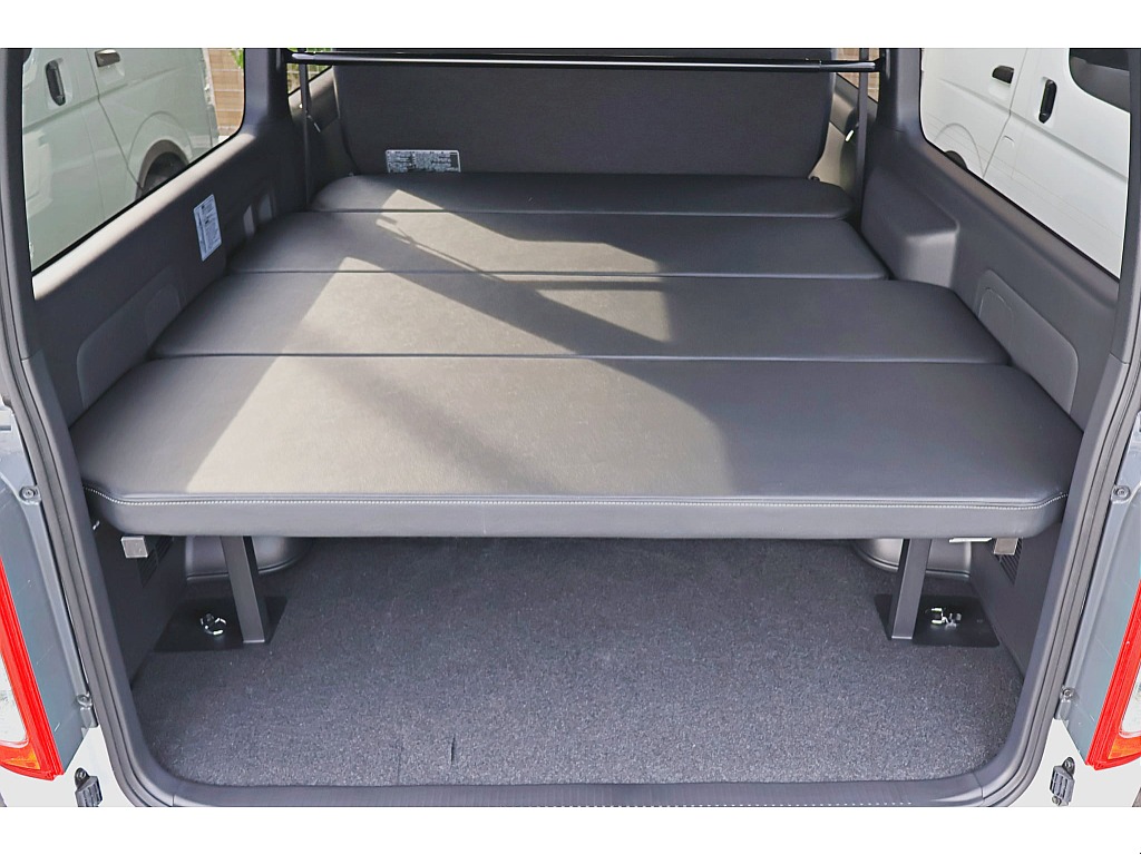 FLEXオリジナルベットキットTYPE2搭載♪ 車中泊にもぴったり！