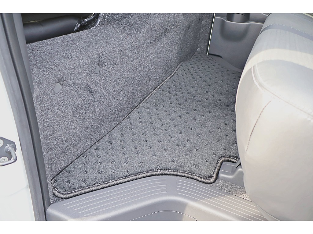 トヨタ純正の絨毯フロアマット♪