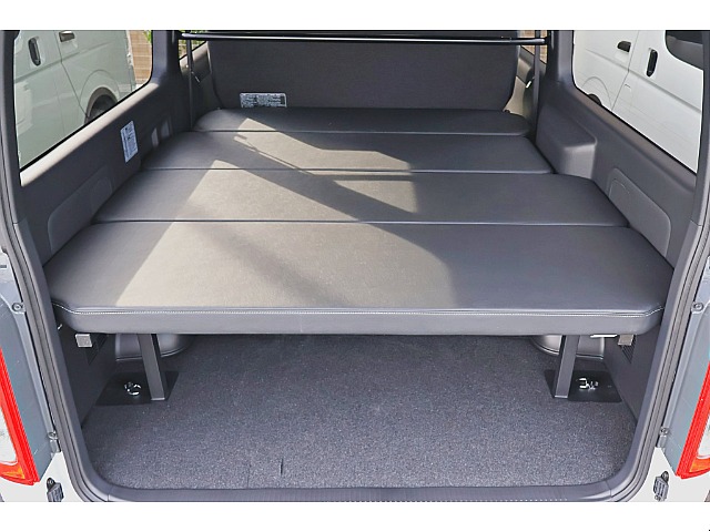 FLEXオリジナルベットキットTYPE2搭載♪ 車中泊にもぴったり！