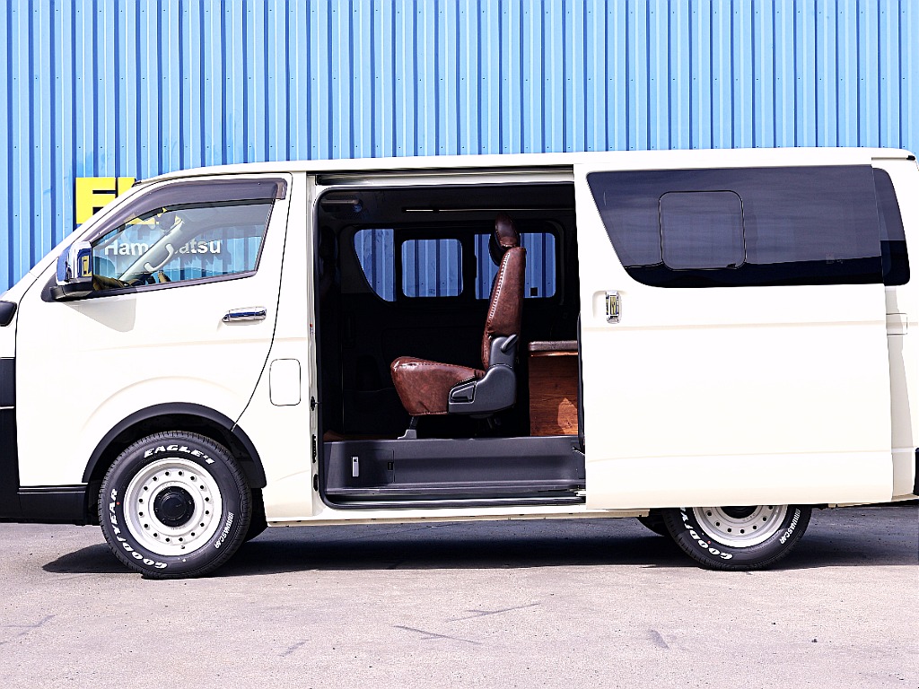 小窓もついてて車中泊にはもってこい！