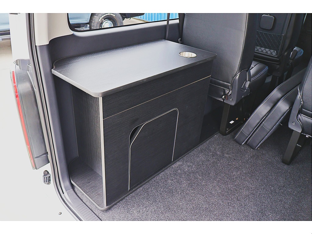 【9型】グランドキャビン2WD/プラチナホワイト/スマートベットキットカスタム＆オーディオプラス