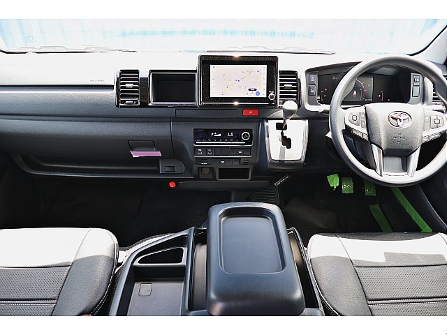 視点が高く、見通しが良い運転席。