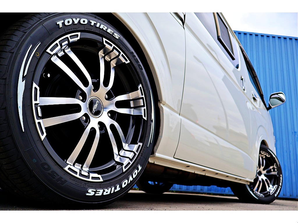 ＦＬＥＸ　Ｄｅｌｆ０２ホイール　１８インチ　×　TOYO　H30タイヤ♪