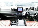 視点が高く、見通しが良い運転席。