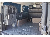 4列目シートは左右に跳ね上げ可能♪これで荷物も積めちゃいます♪