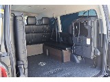 4列目シートは左右に跳ね上げ可能♪これで荷物も積めちゃいます♪