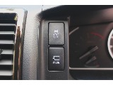 プッシュスターター　ドアミラーの操作スイッチ　ビルトインETC　等、使いやすい位置に配置♪
