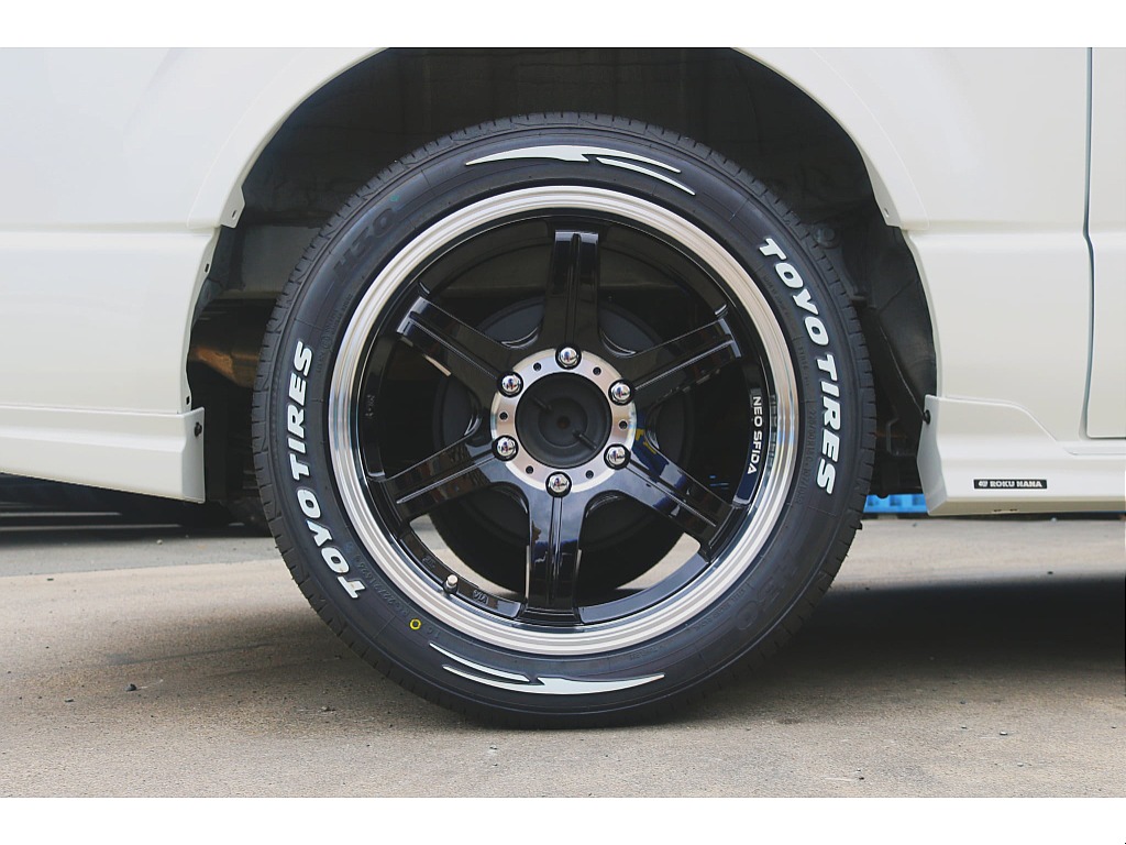 ＦＬＥＸ　NEO SFIDA 01　１８インチ　×　TOYO　H30タイヤ♪