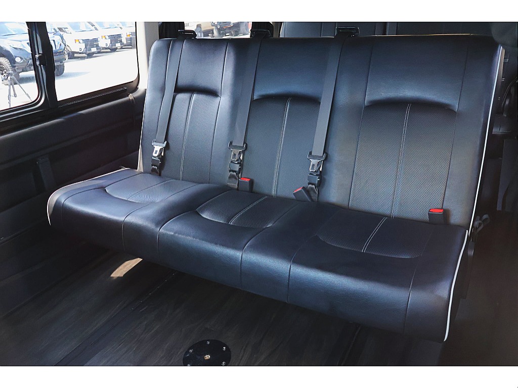 トヨタ&nbsp;ハイエース&nbsp;ワゴン2.7GLロング ミドルルーフ 4WD&nbsp;内装架装アレンジCT&nbsp;静岡県の詳細画像&nbsp;その5
