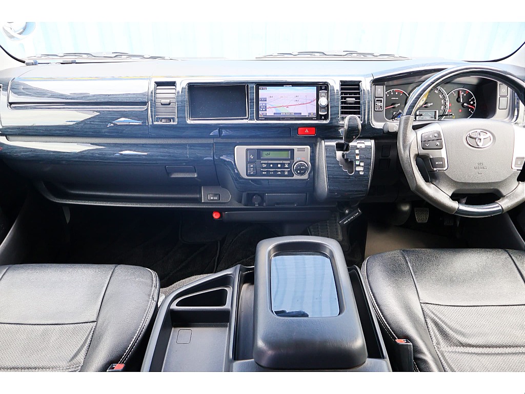 運転席助手席インテリア全体