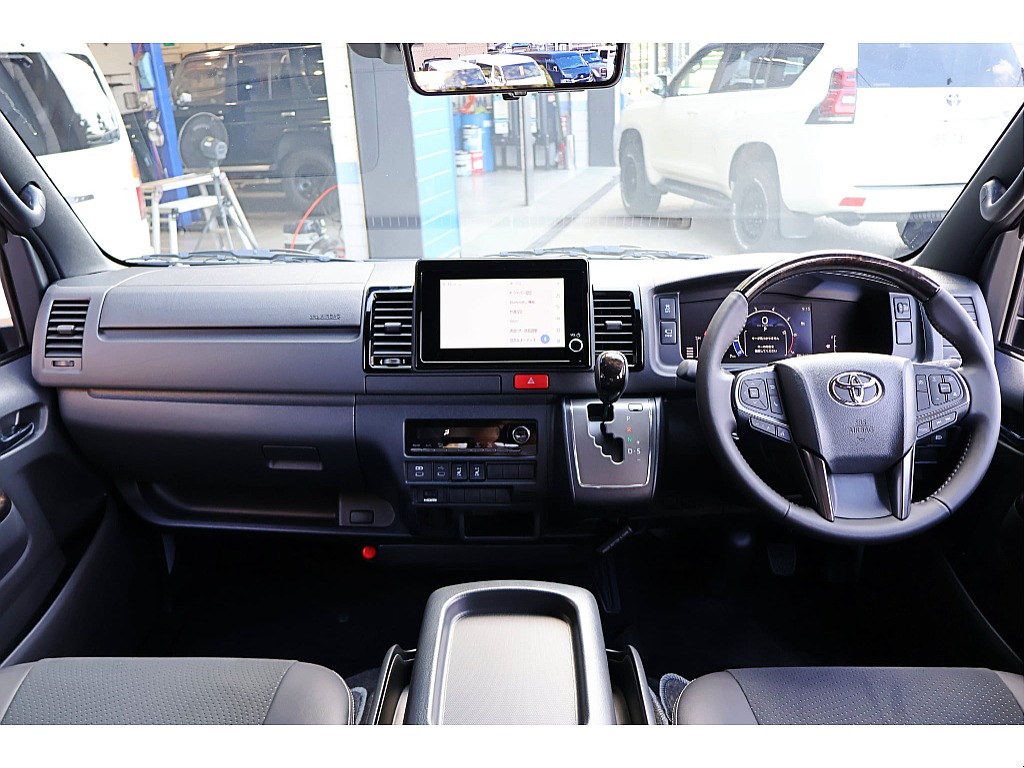 視点が高く、見通しが良い運転席。乗れば運転のしやすさが分かります♪