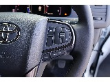 ステアリングから手を放すことなく音量やモードの切り替えができます♪