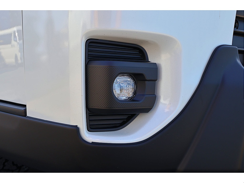 現行型のハイエースはフォグランプもＬＥＤ仕様♪