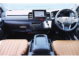 運転席助手席も新品シートカバー装着済み　見通しも良好♪
