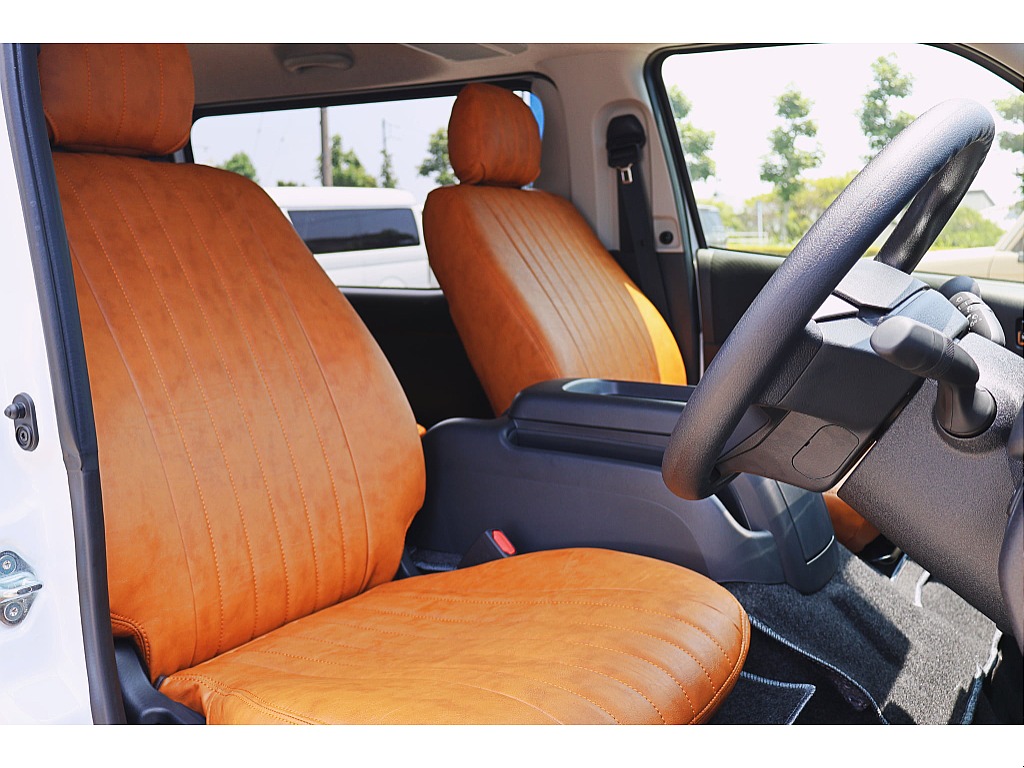 FLEX　オリジナルシートカバー♪　ブラウンレザー調で車内の統一感を図りました♪