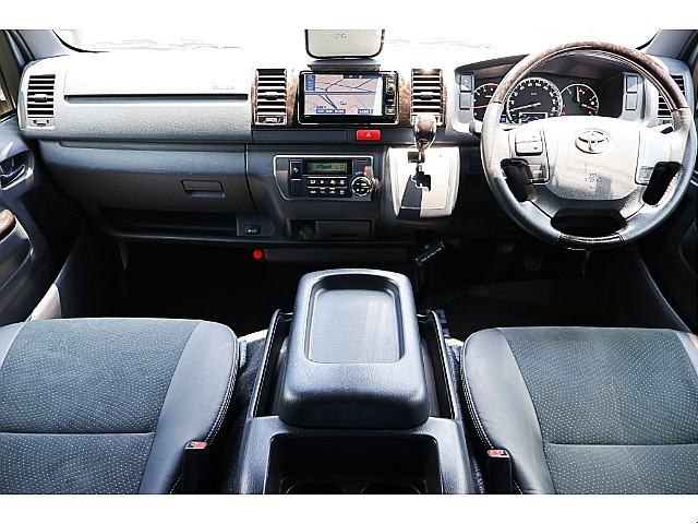 視点が高く、見通しが良い運転席。乗れば運転のしやすさが分かります♪