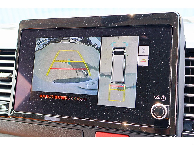 コネクティッドナビ対応ディスプレイオーディオ♪8インチの大画面、パノラミックビューモニターも標準装備！