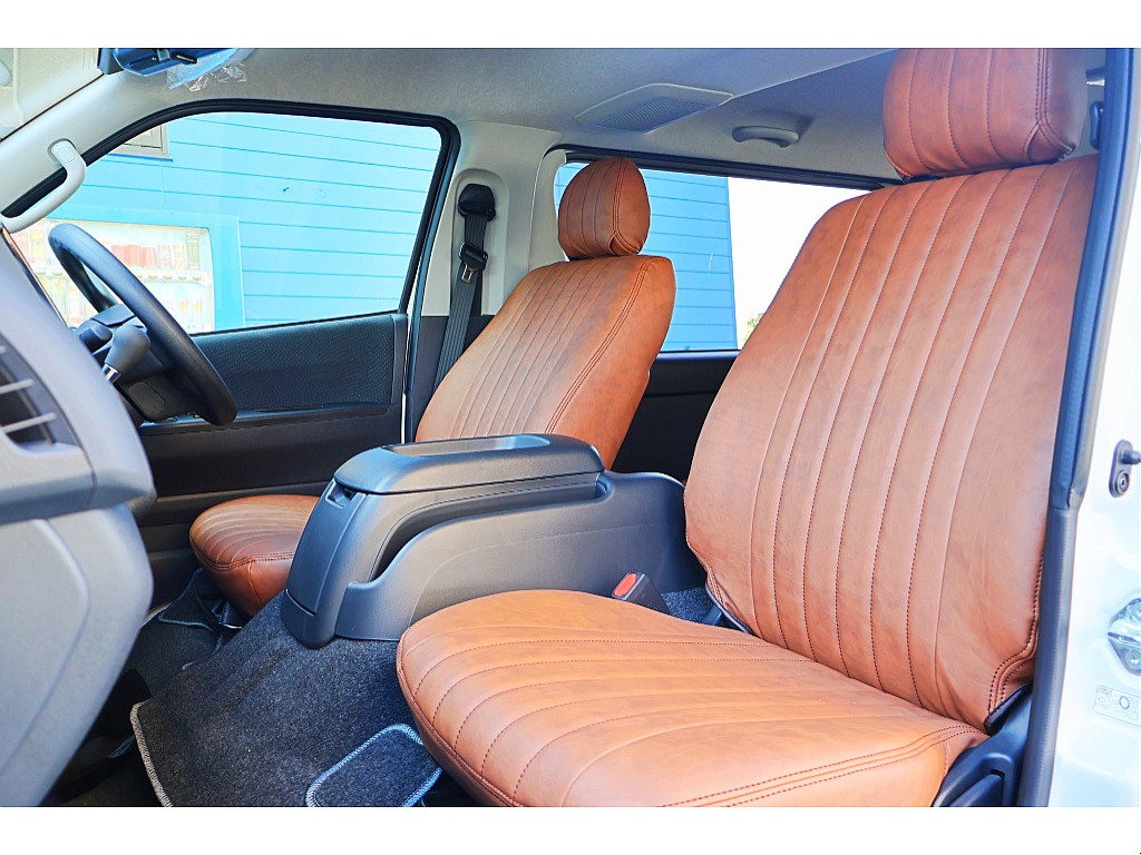 FLEX　オリジナルシートカバー♪　ブラウンレザー調で車内の統一感を図りました♪