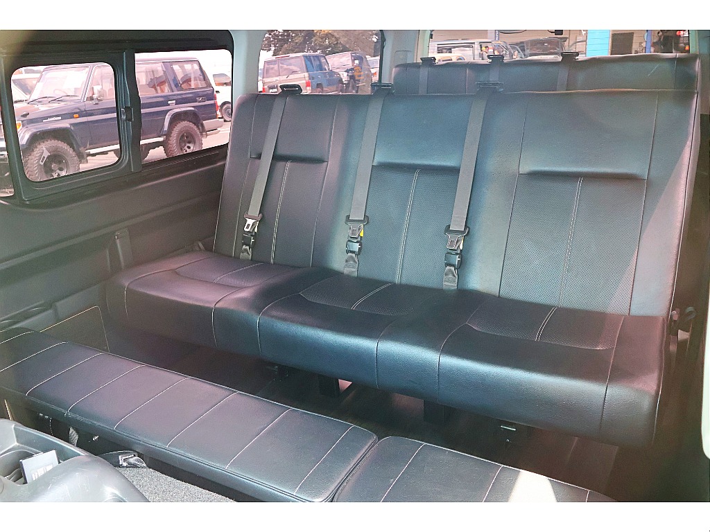 トヨタ&nbsp;ハイエース&nbsp;ワゴン2.7GLロング ミドルルーフ&nbsp;ロングスライドシート♪&nbsp;静岡県の詳細画像&nbsp;その3