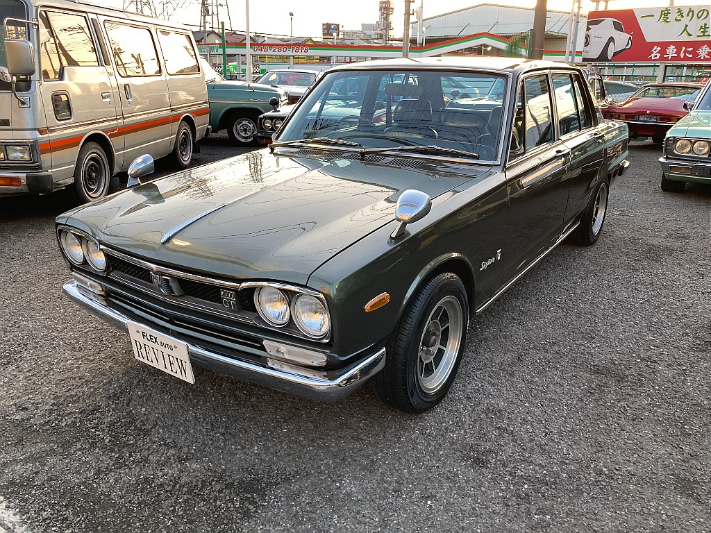 日産 スカイライン　4ドア(9枚目)