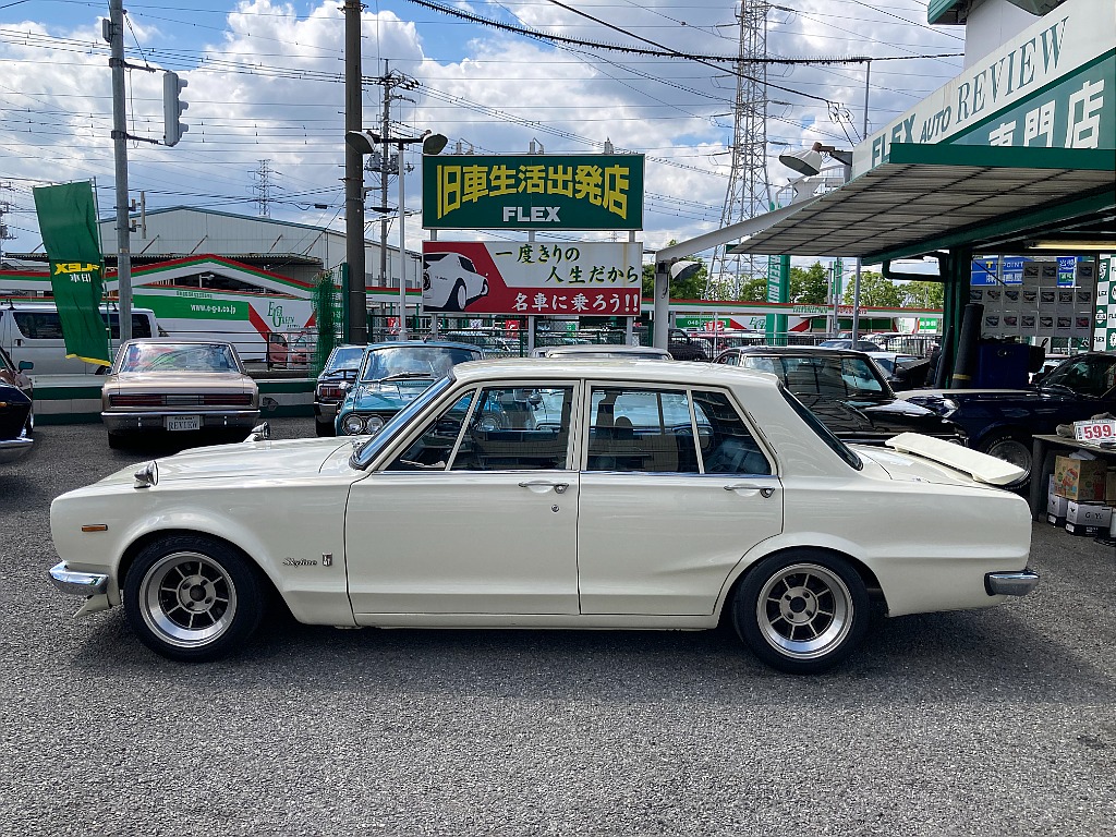 日産 スカイライン 4ドア(11枚目)