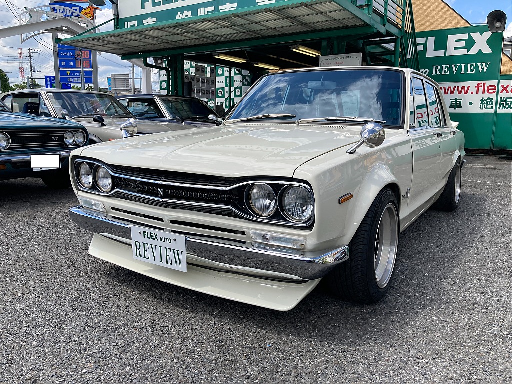 日産 スカイライン 4ドア(9枚目)