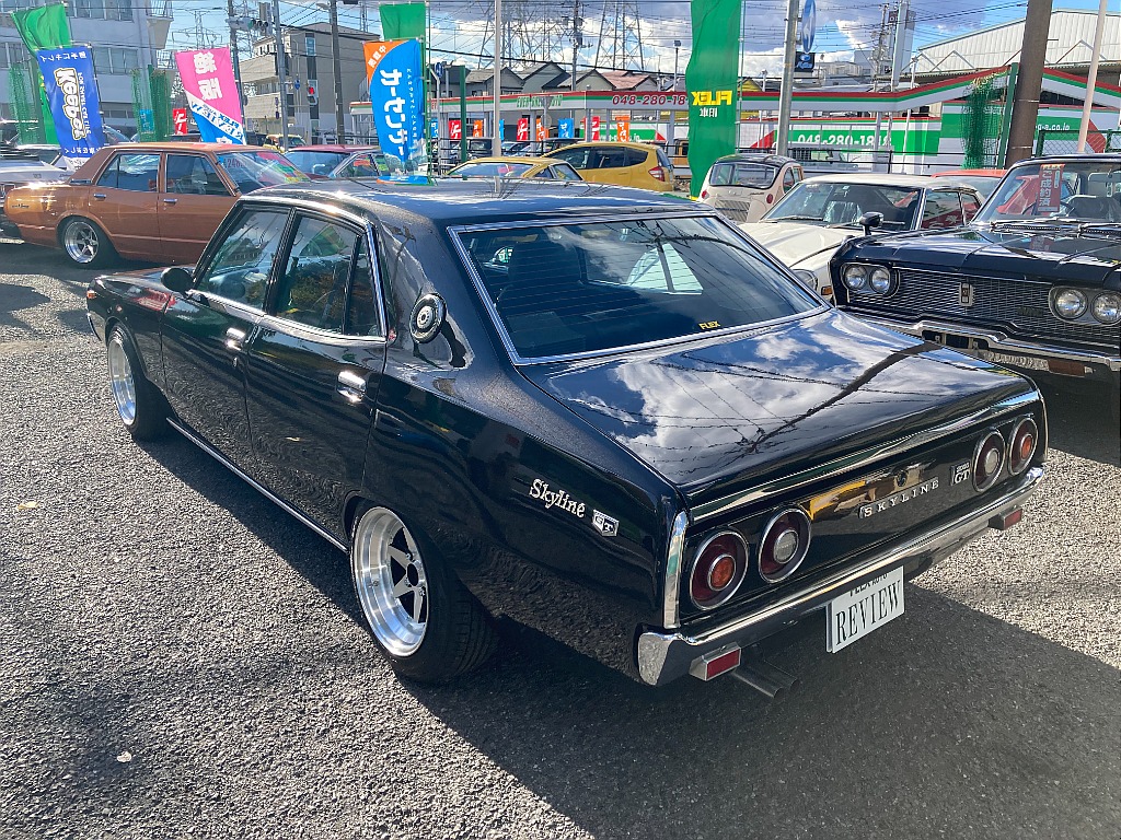 日産 スカイライン　4ドア(12枚目)