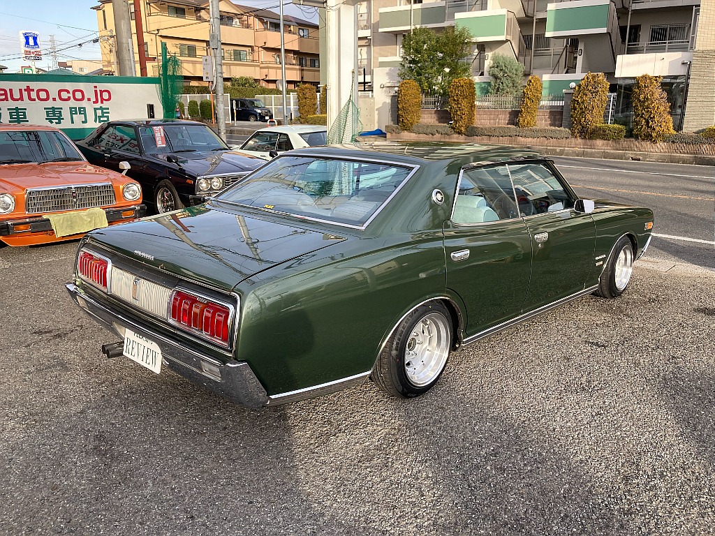 日産 グロリア　4ドアハードトップ(2枚目)