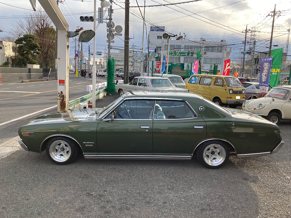 日産 グロリア　4ドアハードトップ(10枚目)