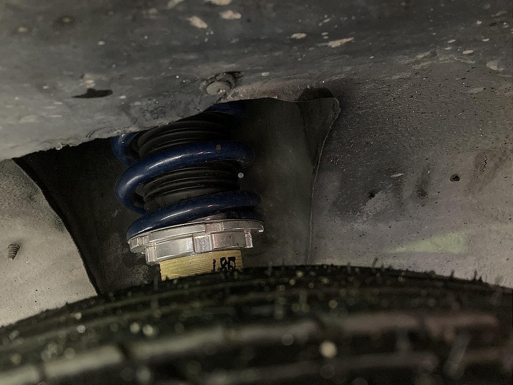 日産 スカイライン4ドア(19枚目)