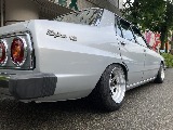 日産 スカイライン4ドア(4枚目)