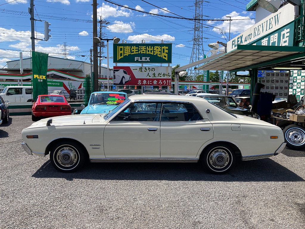 日産 グロリア　4ドアハードトップ(11枚目)