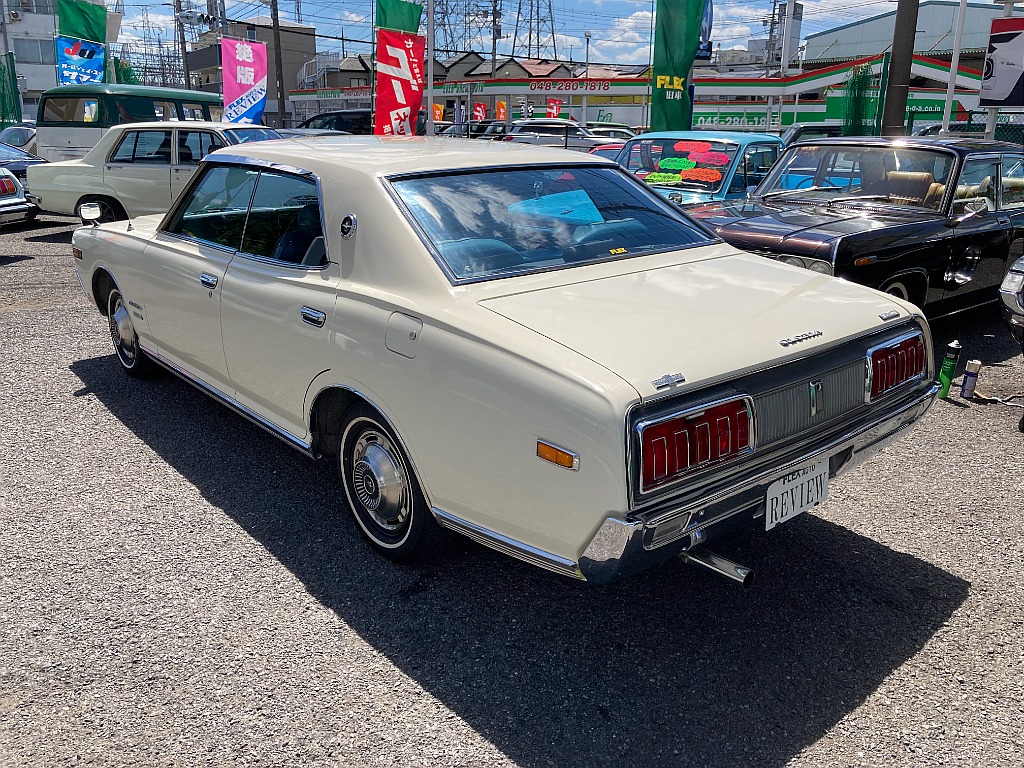 日産 グロリア　4ドアハードトップ(12枚目)