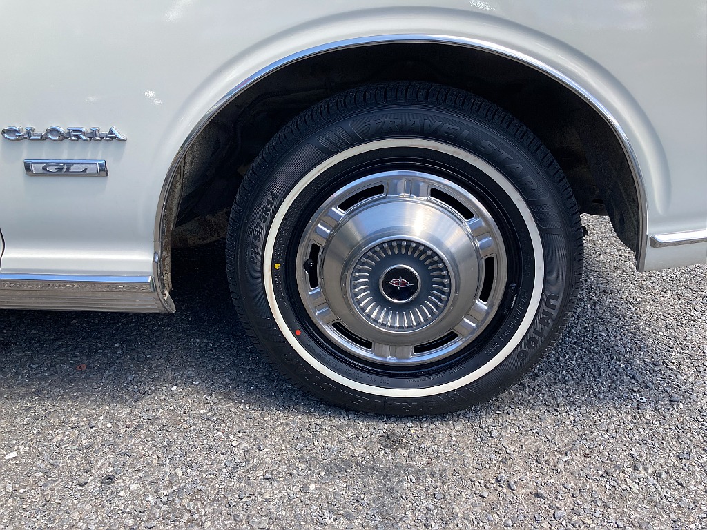 日産 グロリア　4ドアハードトップ(7枚目)