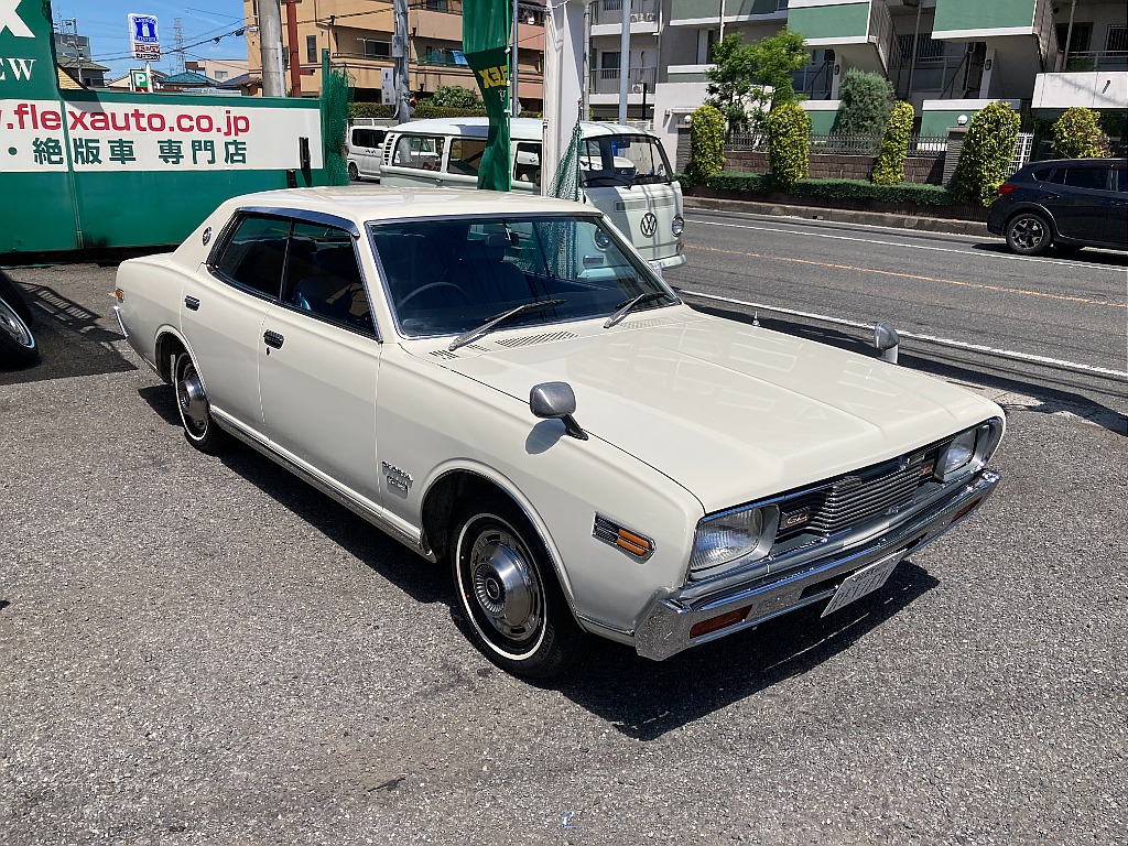 日産 グロリア　4ドアハードトップ(1枚目)