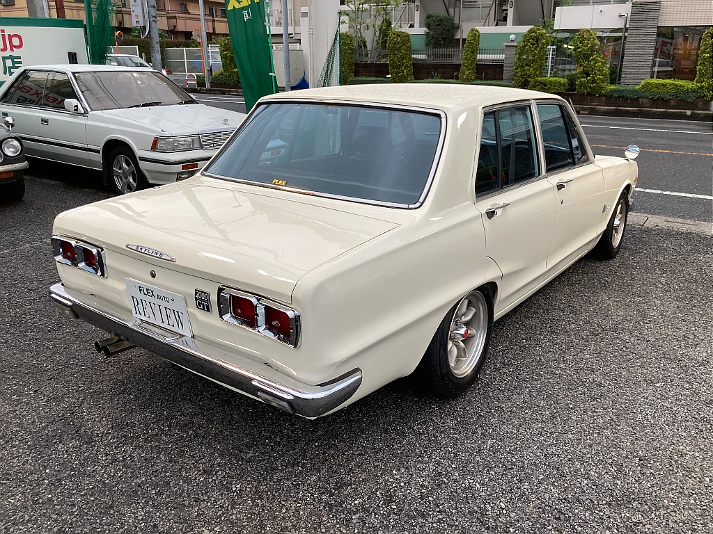 日産 スカイライン　4ドア(13枚目)