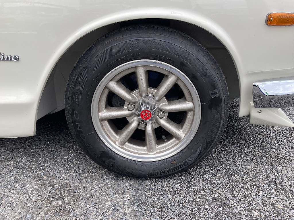 日産 スカイライン　4ドア(7枚目)