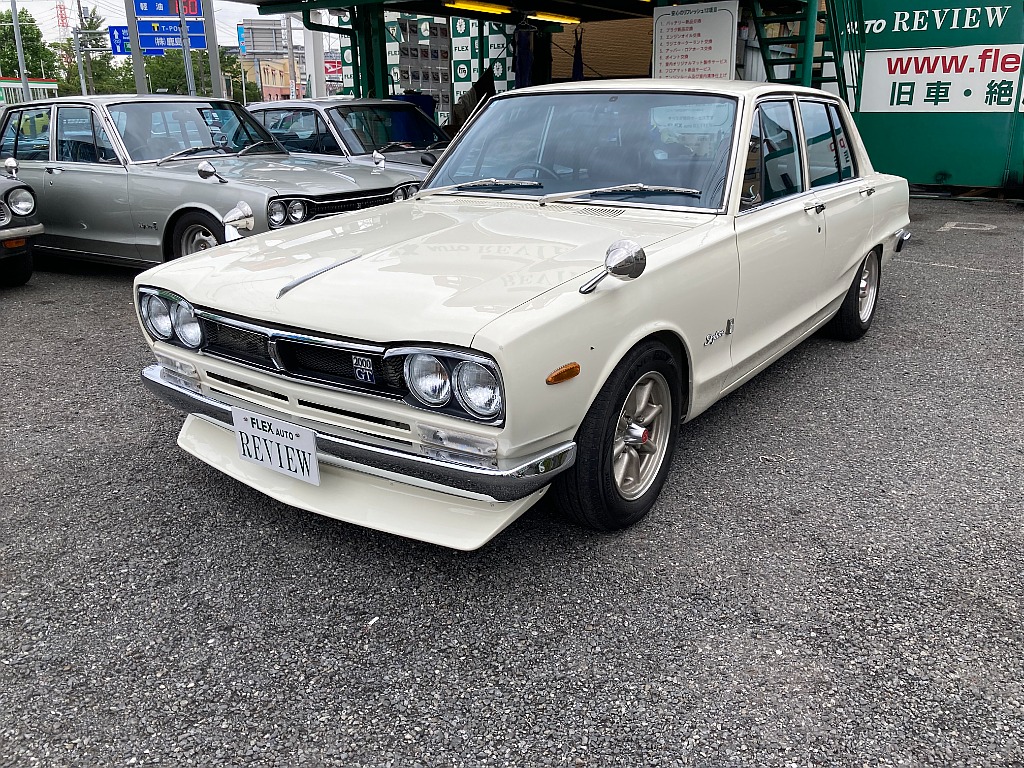 日産 スカイライン　4ドア(9枚目)