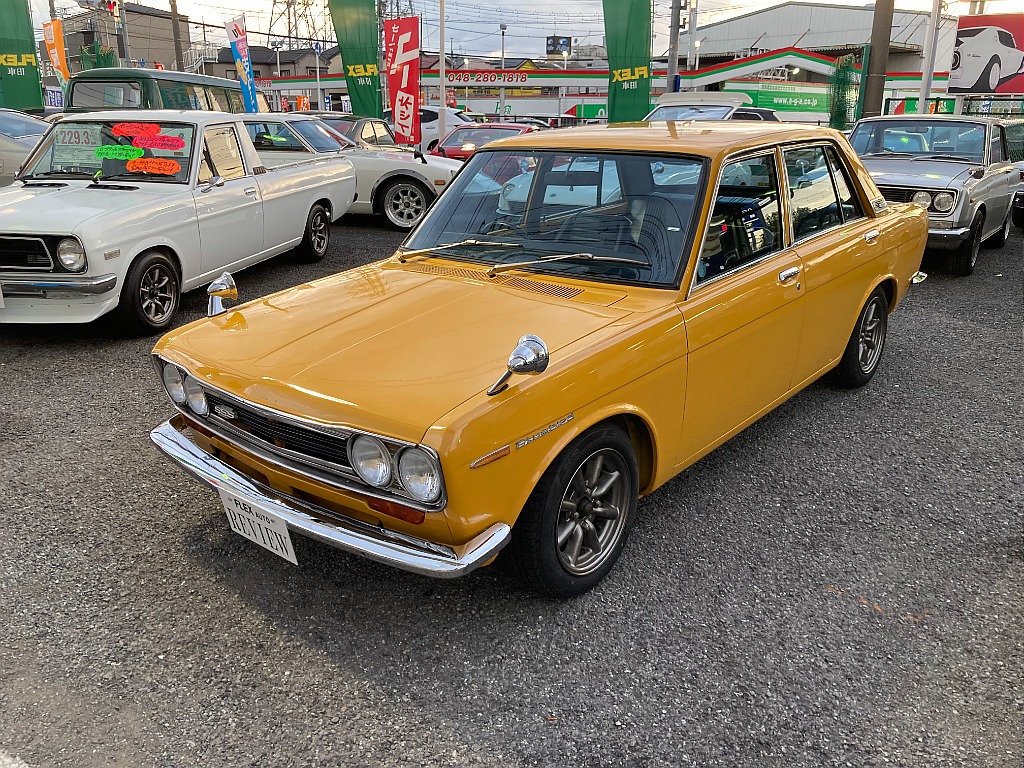 日産 ブルーバード　4ドア(9枚目)