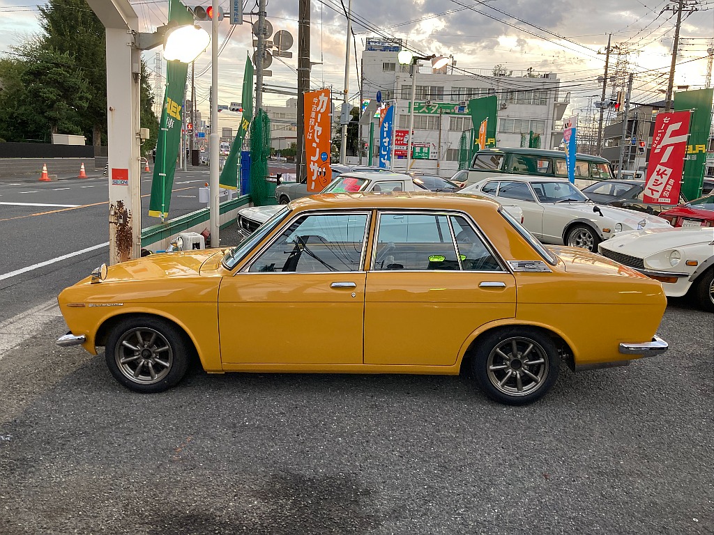日産 ブルーバード　4ドア(10枚目)