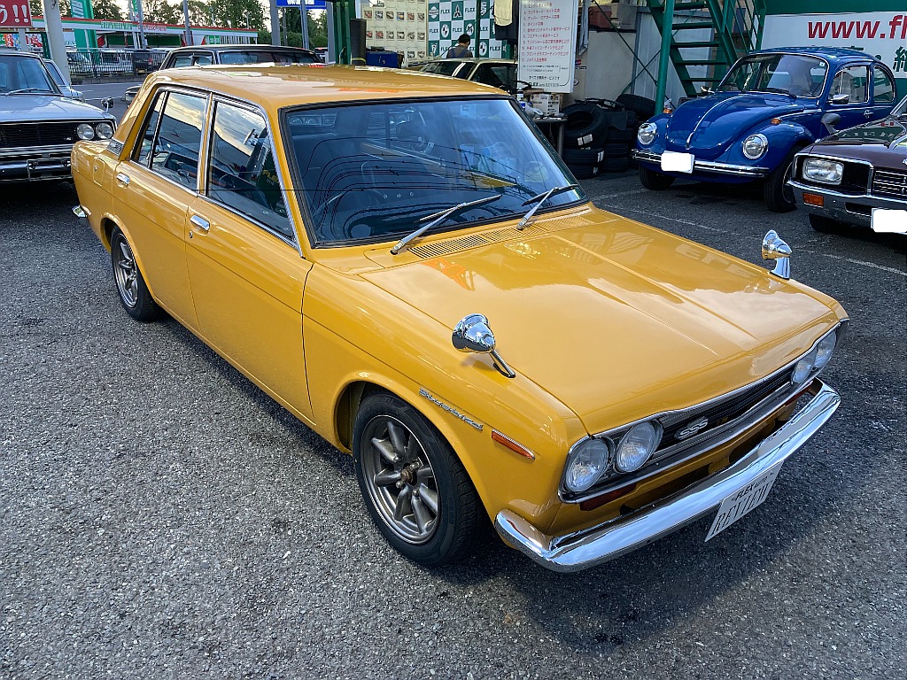 日産 ブルーバード　4ドア(1枚目)