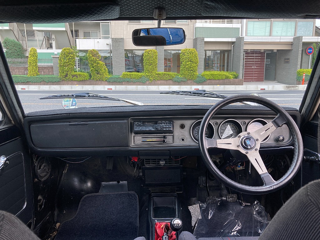 日産 サニー　4ドア(20枚目)
