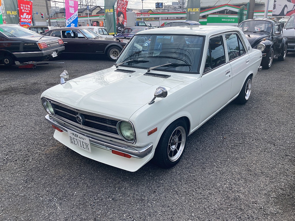 日産 サニー　4ドア(9枚目)