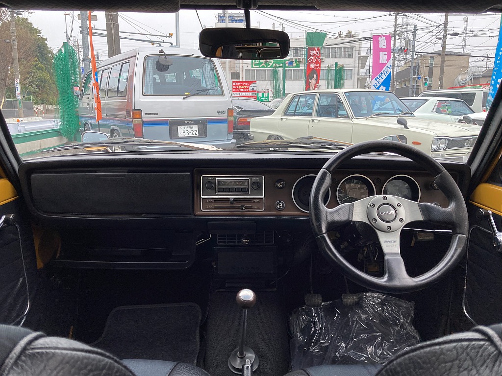 日産 サニー　4ドアセダン(19枚目)