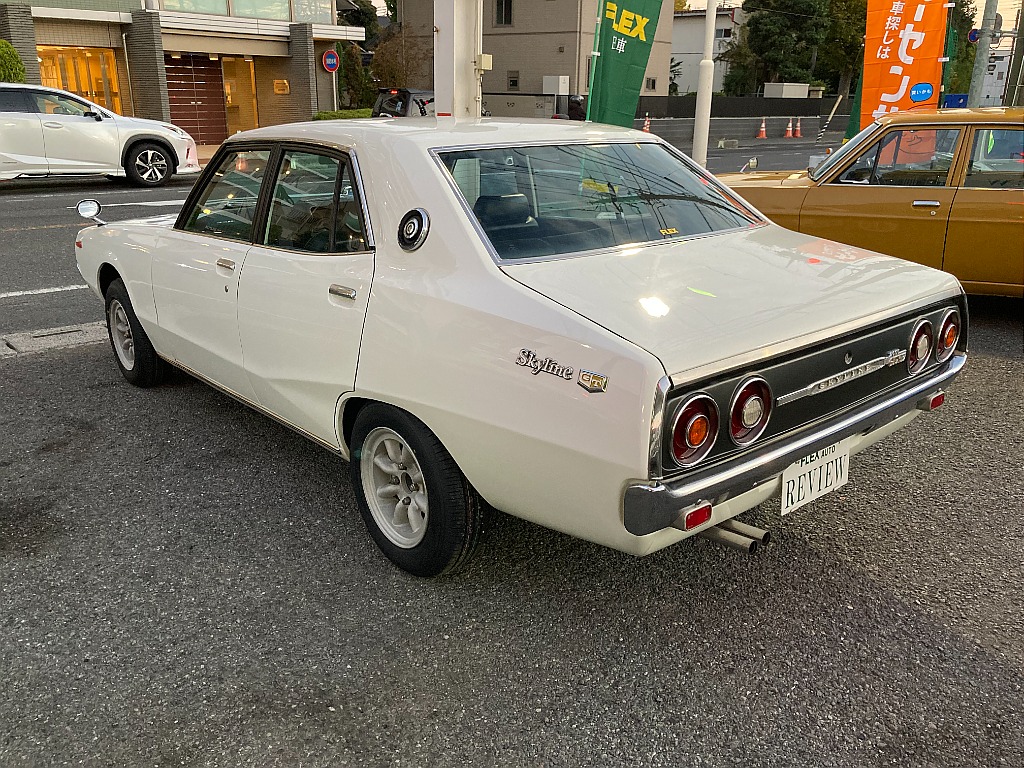 日産 スカイライン　4ドア(11枚目)