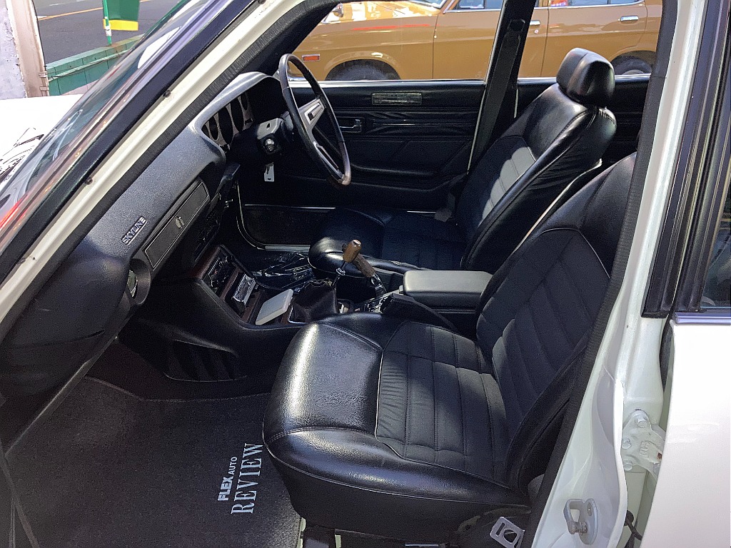 日産 スカイライン　4ドア(15枚目)