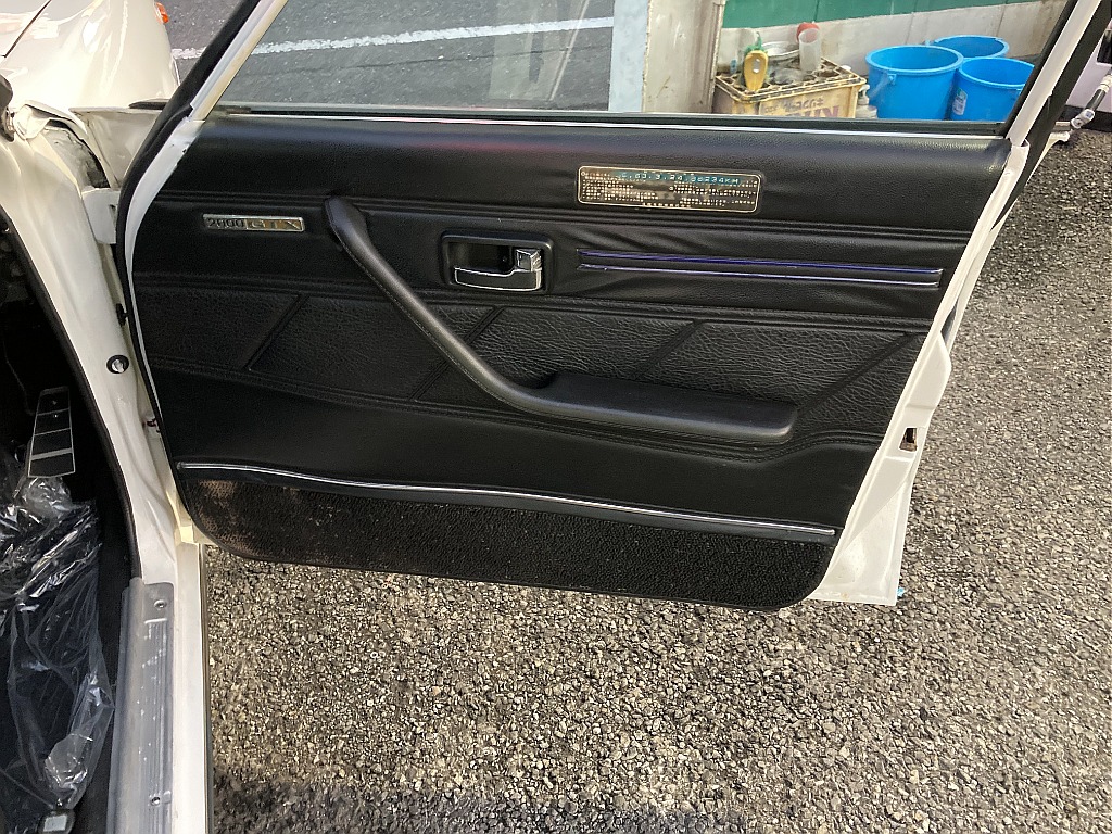 日産 スカイライン　4ドア(16枚目)