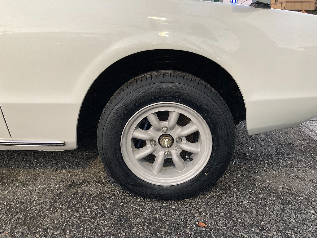 日産 スカイライン　4ドア(7枚目)