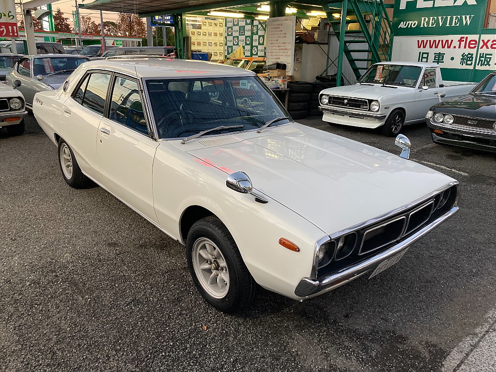 日産 スカイライン　4ドア(1枚目)
